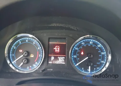 2018 Toyota Corolla Le z USA, uszkodzony, nr VIN 5YFBURHE5JP794261